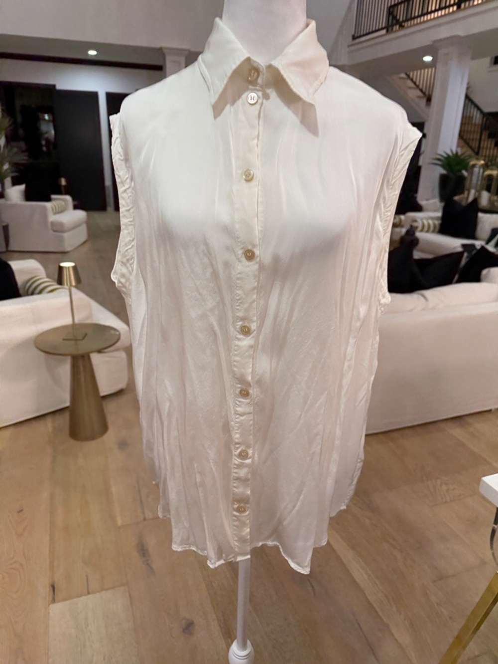 H&M Sleeveless Button-Down Shirt in Off-White